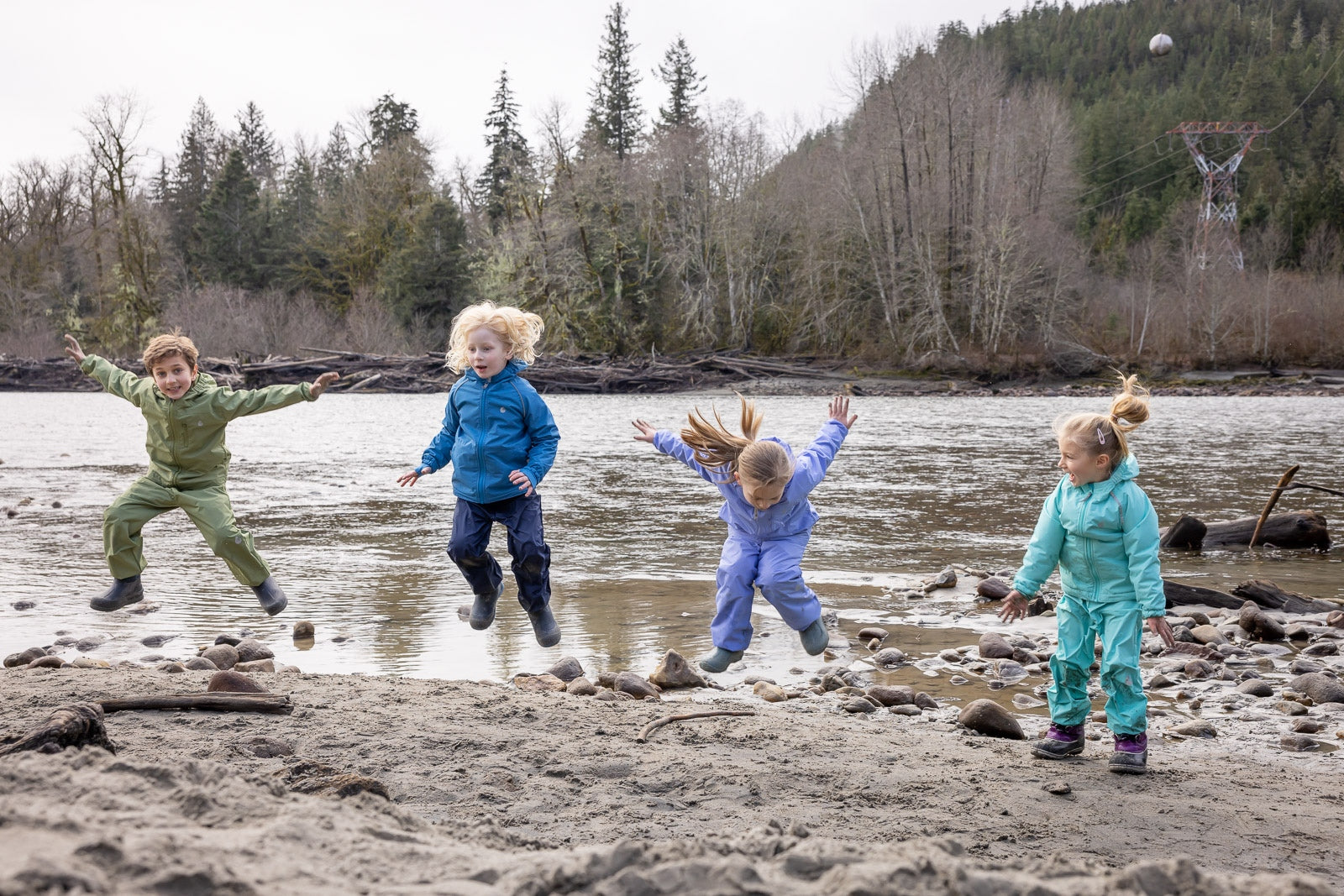 The Great Outdoors: 5 Kid-Friendly Hikes in Washington for Summer Adventures